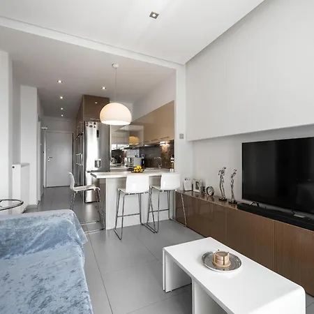 Lejlighed Sea Horizon 2br Luxury Retreat With Balcony And Sea View